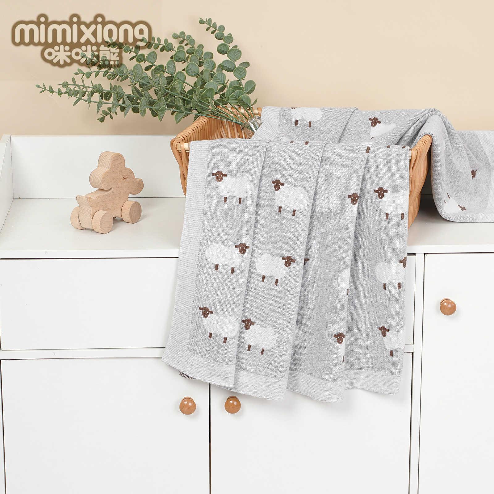 Cartoon lamb pattern baby blanket